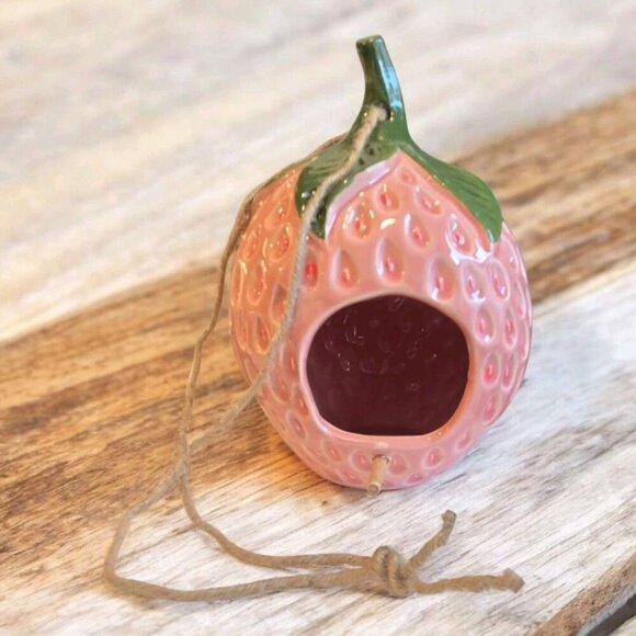 New Pink Hanging Outdoor Ceramic Strawberry Shaped Birdhouse Feeder Decor - Picture 1 of 3